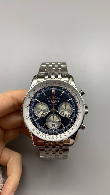 브라이틀링 네비타이머 크로노 상세 이미지 1