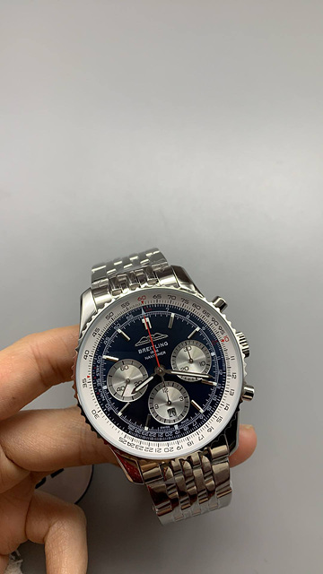 브라이틀링 네비타이머 크로노 상세 이미지 3