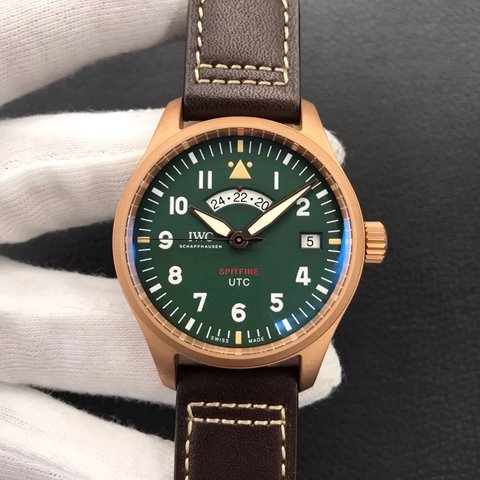 아이더블유씨 파일럿 스핏파이어 UTC 39mm